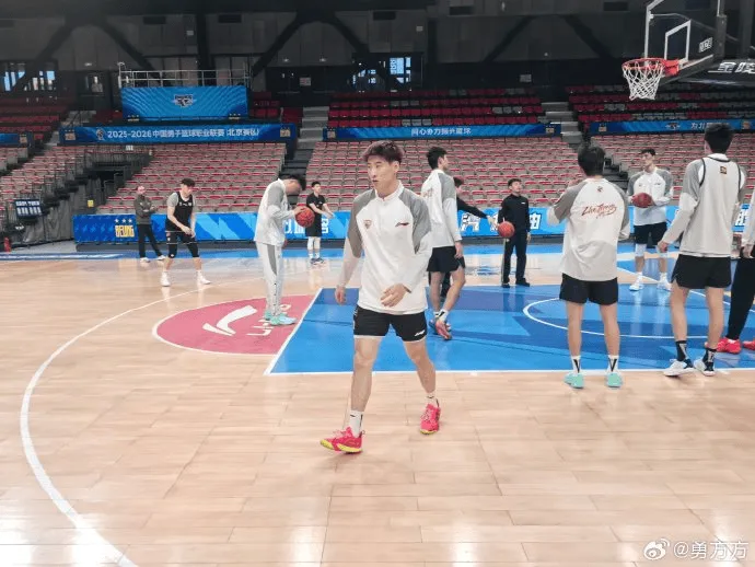 BOYU体育APP下载-媒体人：伤停一个多月的程帅澎参加了浙江今天的赛前训练