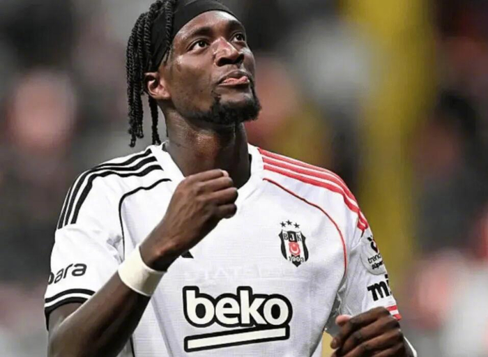 贝西克塔斯1130万镑买断亚伯拉罕，为维拉转会铺路|罗马|阿斯顿维拉|前锋球员转会|塔米·亚伯拉罕|塔米_新浪体育_新浪新闻