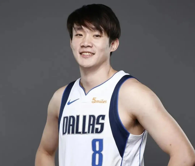布伦森致敬丁彦雨航:祝你退役后一切顺利 曾是NBA夏联队友